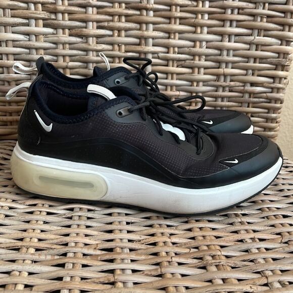 Nike Shoes - Nike Air Max Dia size 10